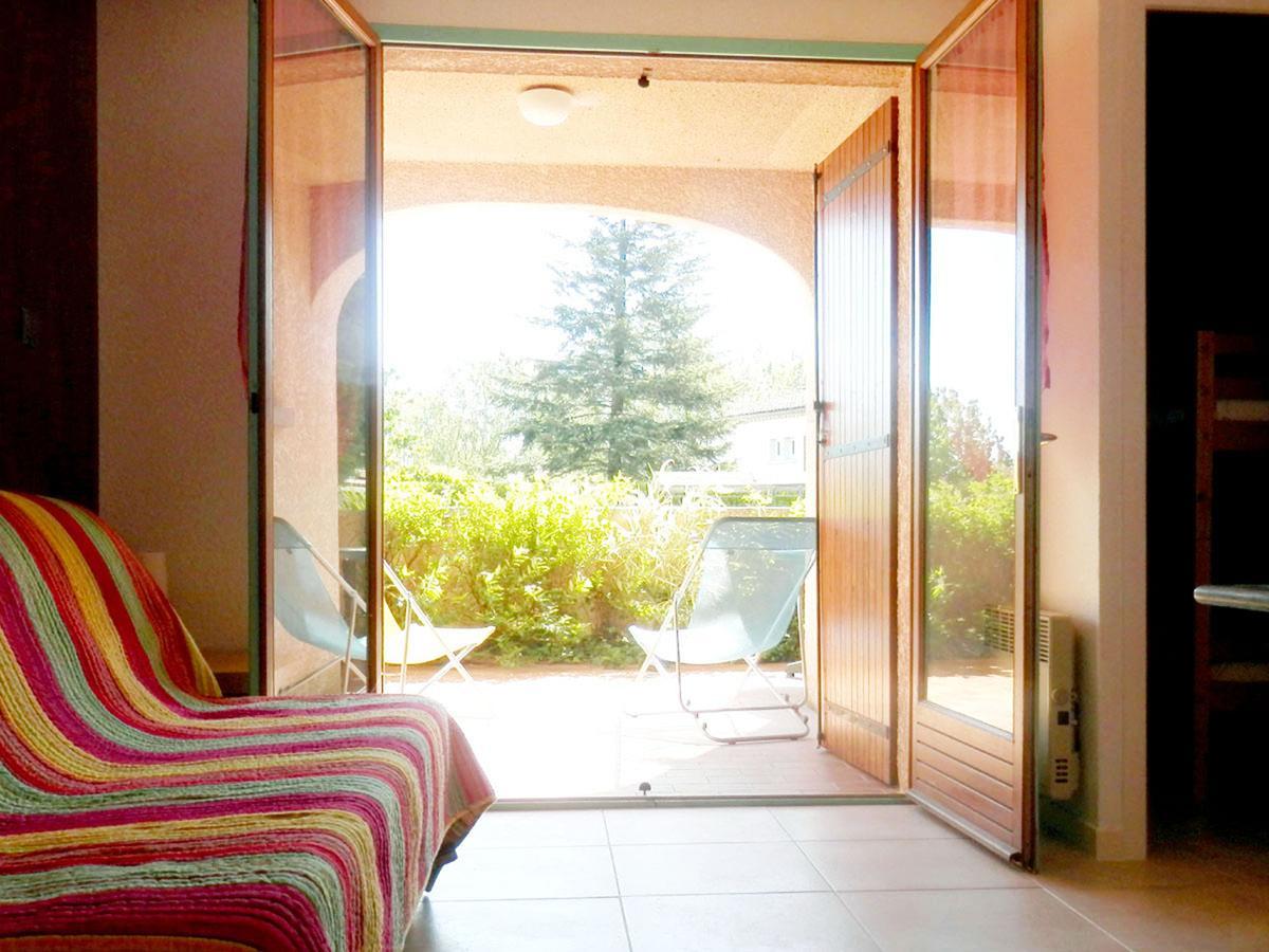 Les Cigalous Hotel Salavas Bagian luar foto